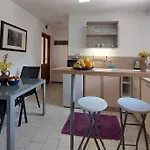 Poolside Compact Family Sara * Ровиньско село