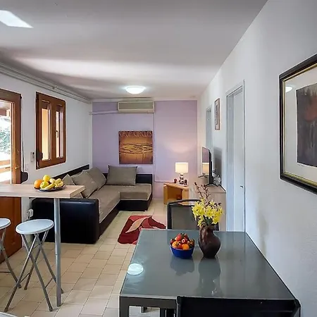 Poolside Compact Family Sara Dom wakacyjny Rovinjsko Selo