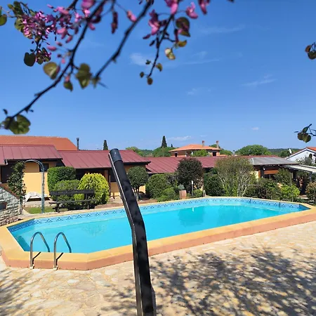 Σπίτι διακοπών Poolside Compact Family Sara *